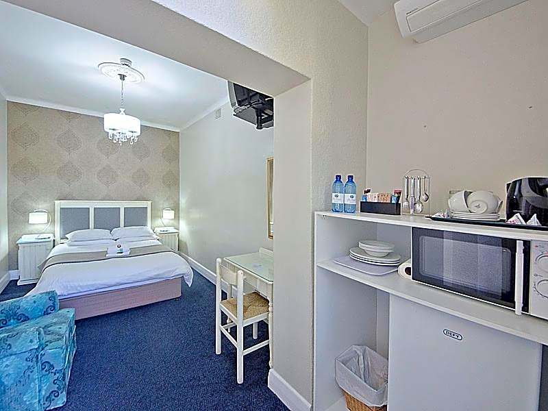 The Russel Hotel