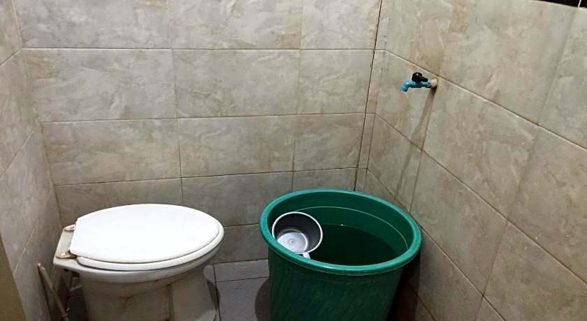 OYO Life 93403 Penginapan Adinda