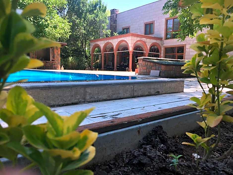 SUNOLUS VINEYARDHOUSe