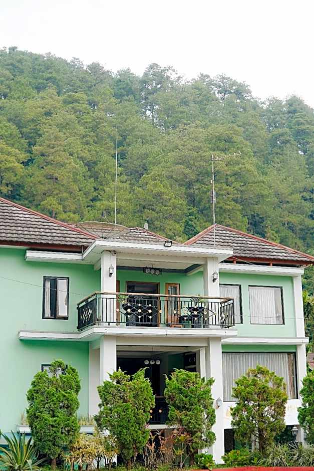 Red Chilies Hill Hotel