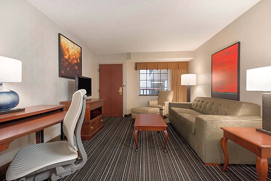 Sonesta Suites Dallas Park Central