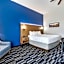 La Quinta Inn & Suites by Wyndham Alvin