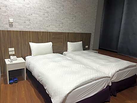 Double Room (No Window)