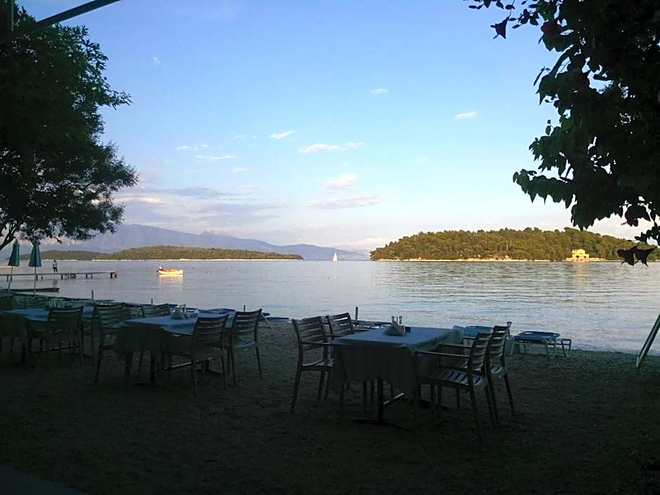 Avra Beach Hotel