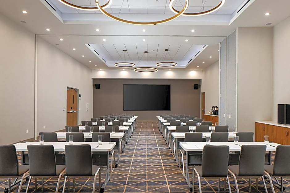 Holiday Inn Hotel And Suites Monterey Park Los Angeles By IHG