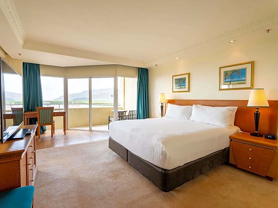 Pullman Cairns International