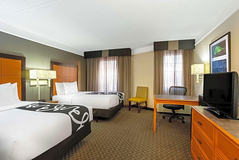 La Quinta Inn & Suites by Wyndham Tucson Airport