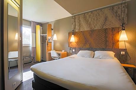 ibis Montauban