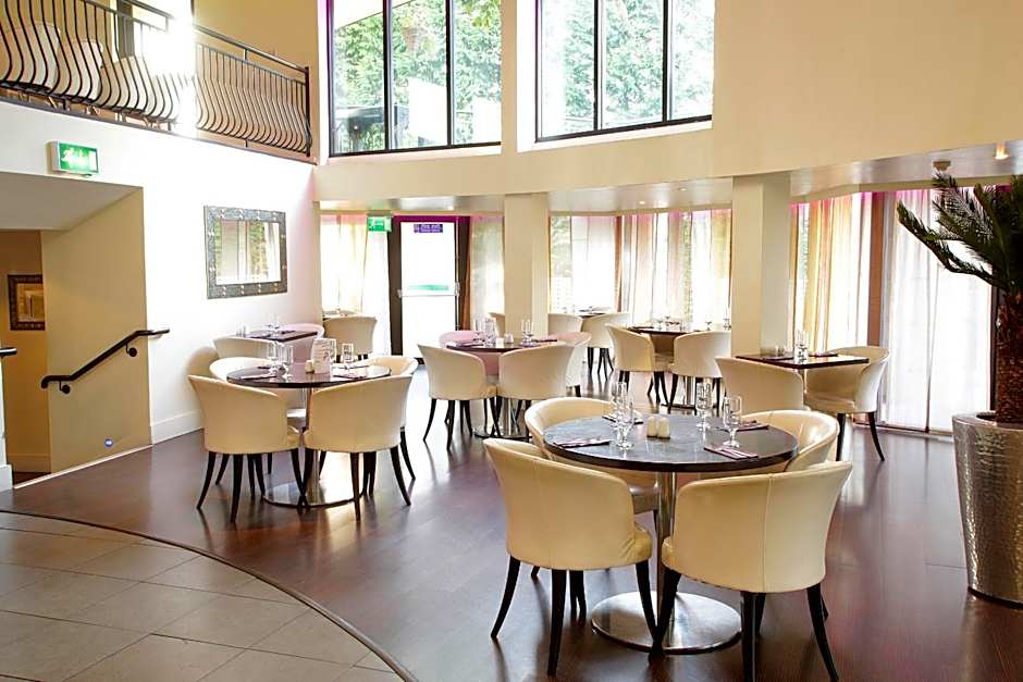 Waterfoot Hotel