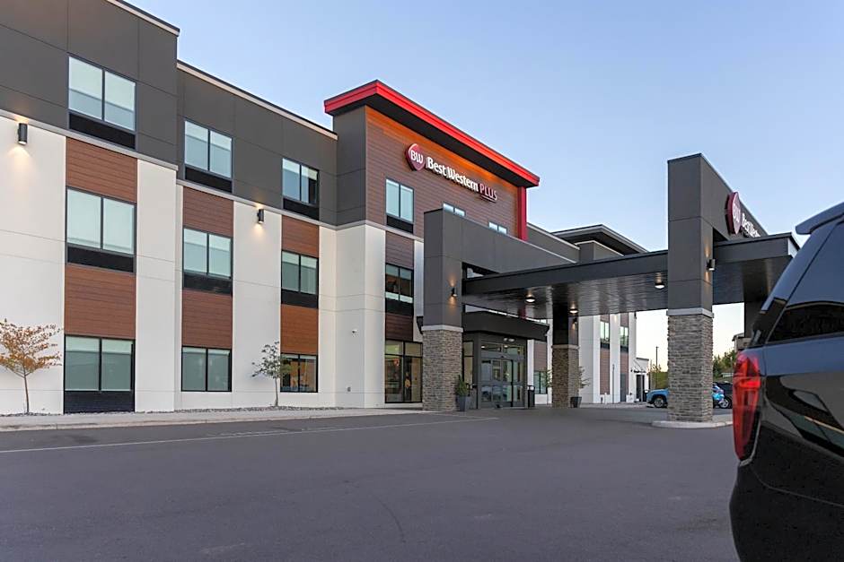 Best Western Plus Marquette Hotel & Suites