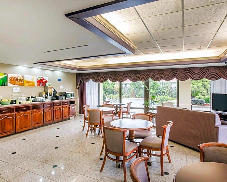 Quality Inn near Six Flags Douglasville