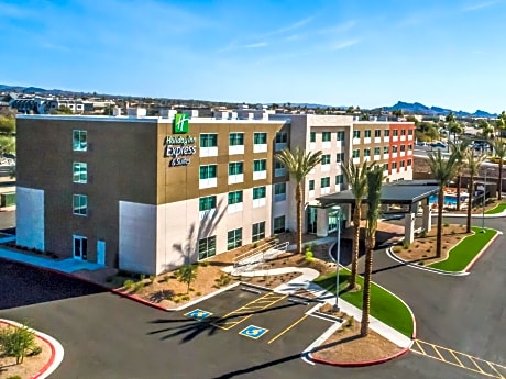 Holiday Inn Express & Suites Lake Havasu - London Bridge, an IHG Hotel