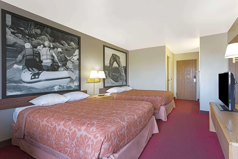 Photo 1 of 2 of 2 Queen Beds