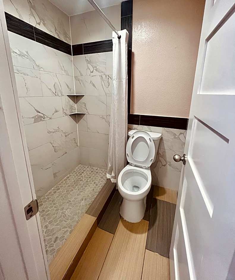 Hollywood INN - Downtown Houston
