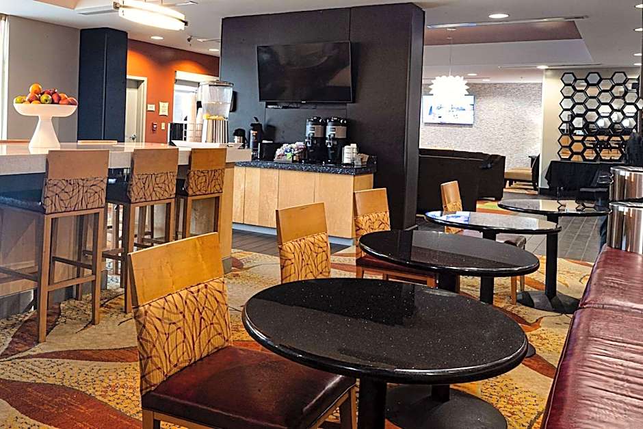 La Quinta Inn & Suites by Wyndham Starkville