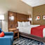 Comfort Inn & Suites Downtown near University