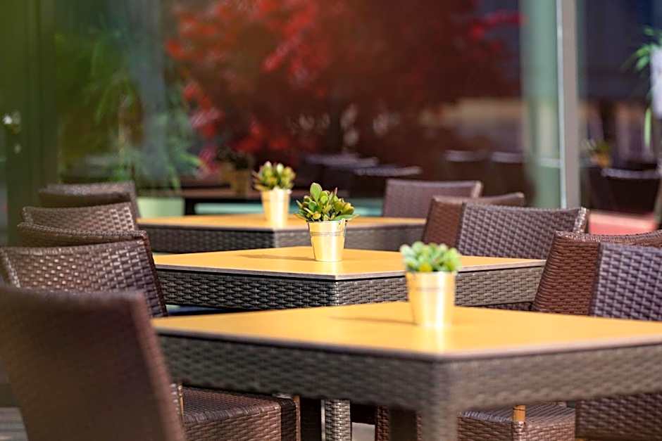 Holiday Inn Express Zürich Airport By IHG