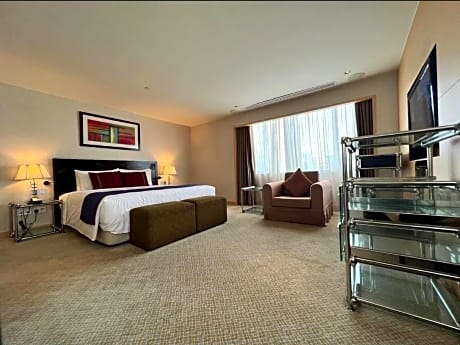 Luxury Room Package - Premier Suite