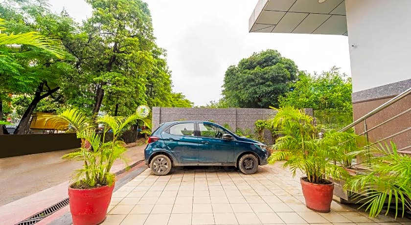 Treebo Shivam Inn Near Singapore Mall