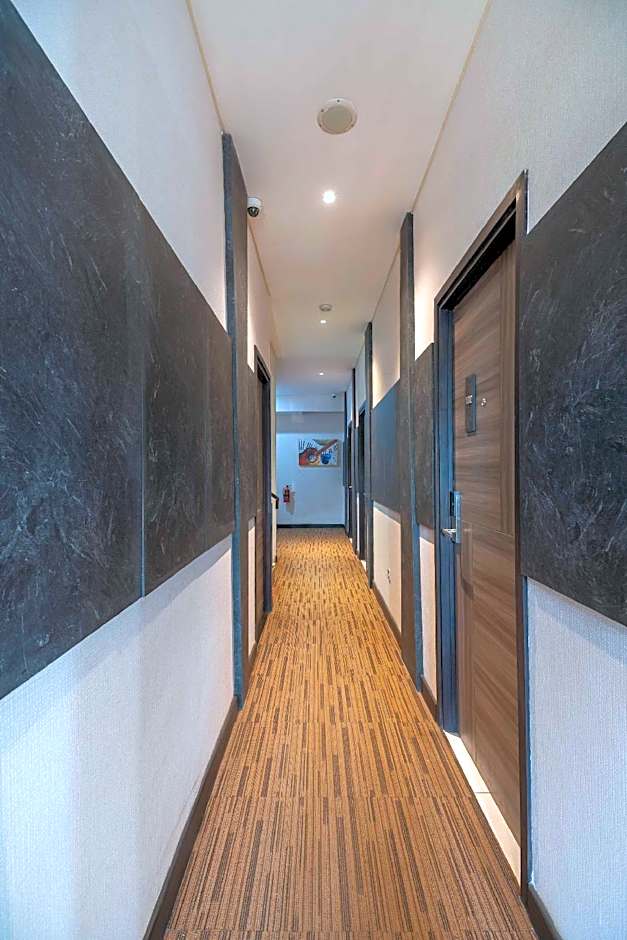 Front One Boutique Karawang