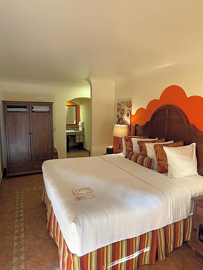 Los Arboles Hotel