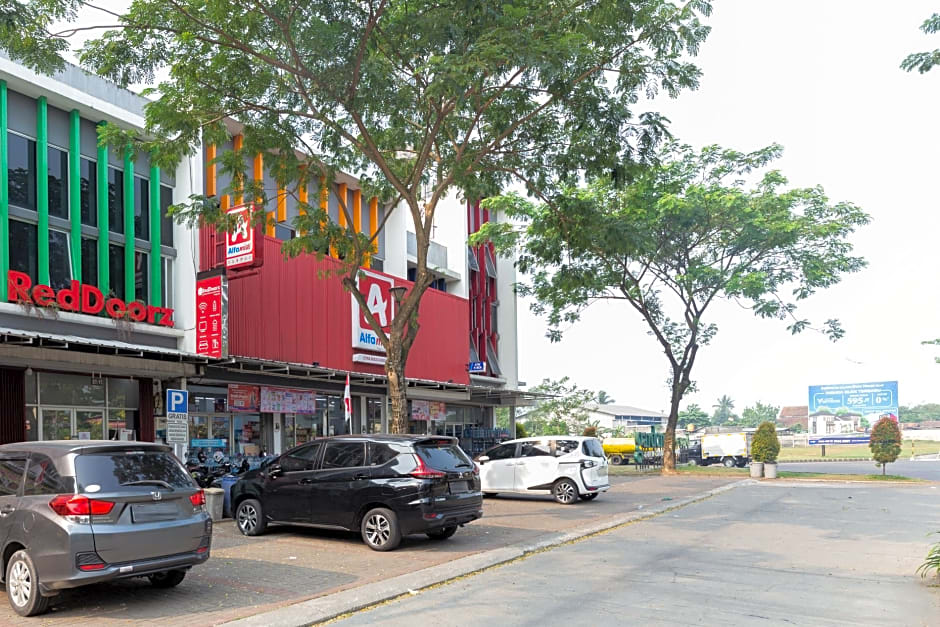 RedDoorz @ Garden Boulevard Citra Raya Tangerang