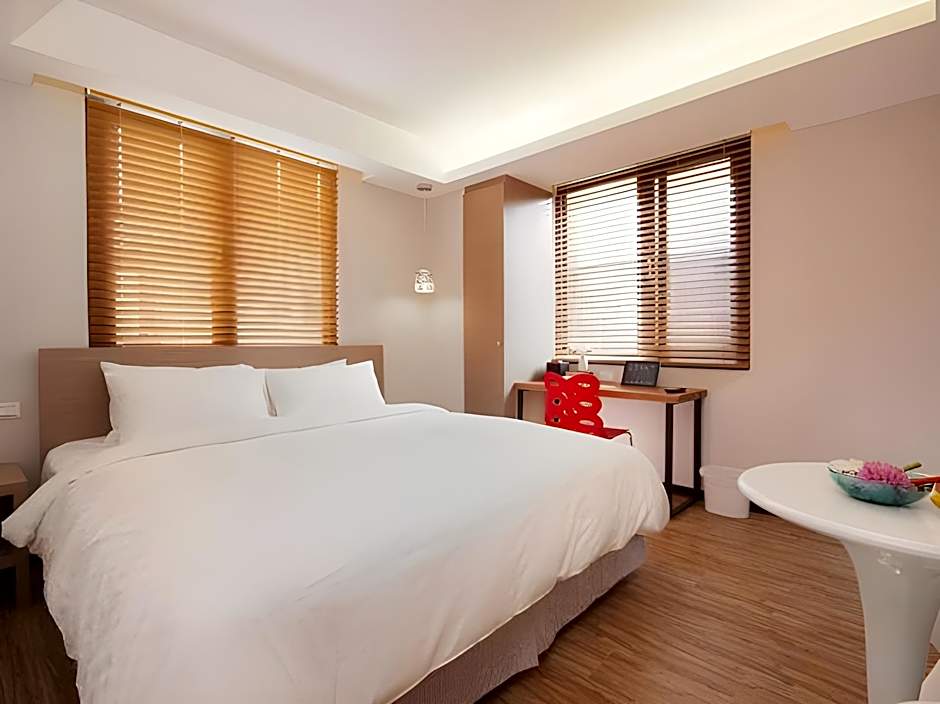 CHECK inn Express Taipei Station