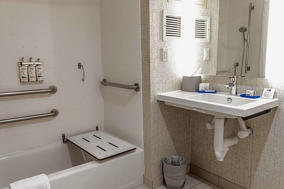 Holiday Inn Express Hotel & Suites Livermore By IHG