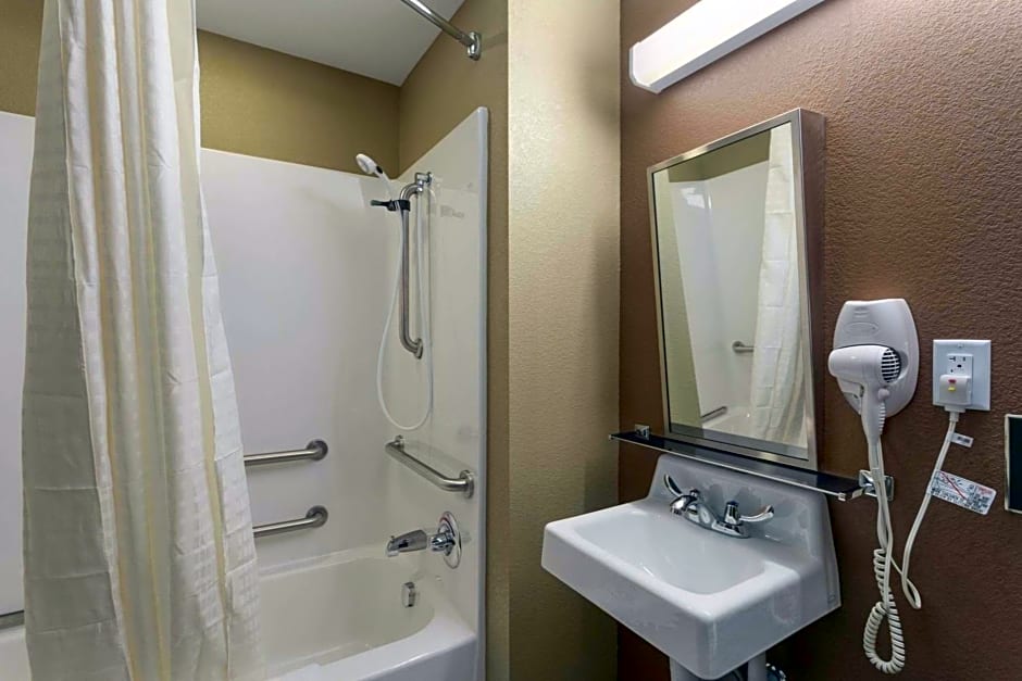 Microtel Inn & Suites by Wyndham Minot