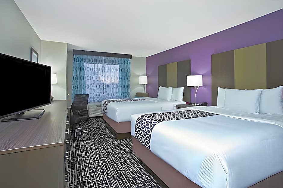 La Quinta Inn & Suites by Wyndham Fairborn Wright-Patterson