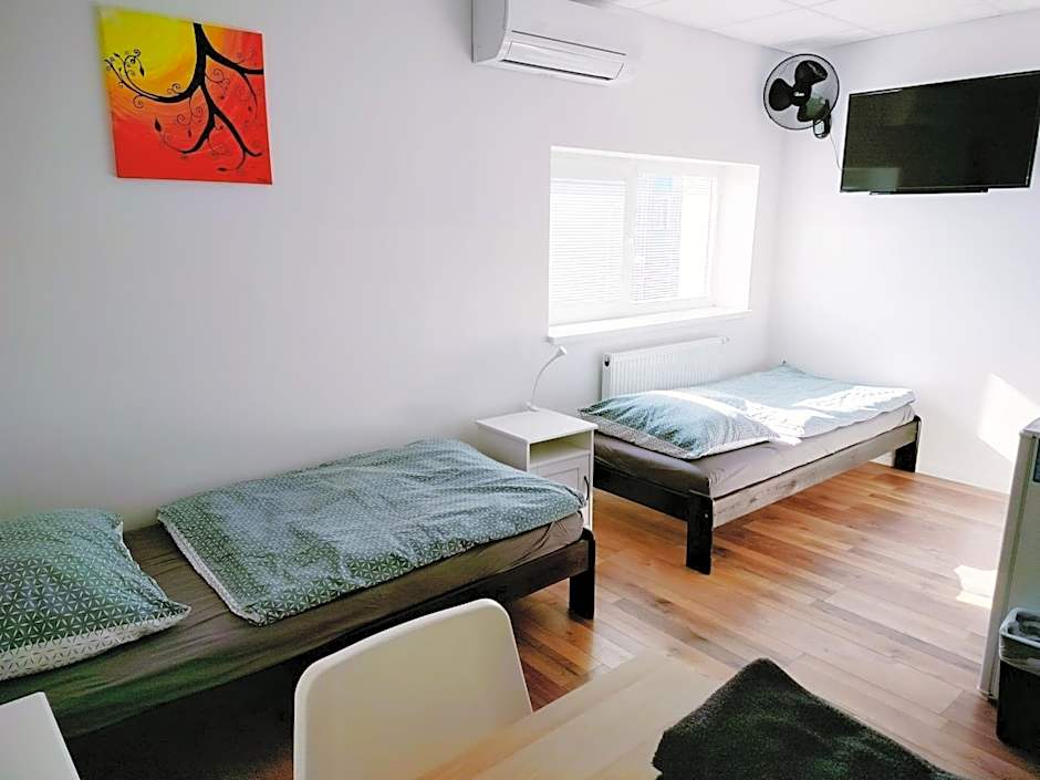 Dimael Hostel & Apartments