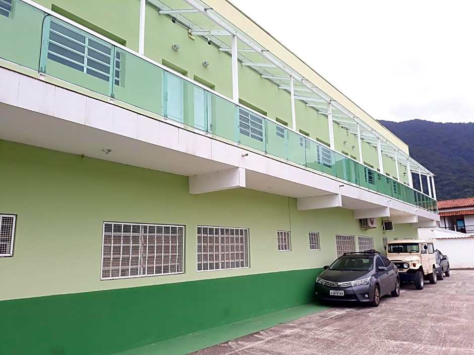 Apartamento de 2 quartos em maresias com piscina