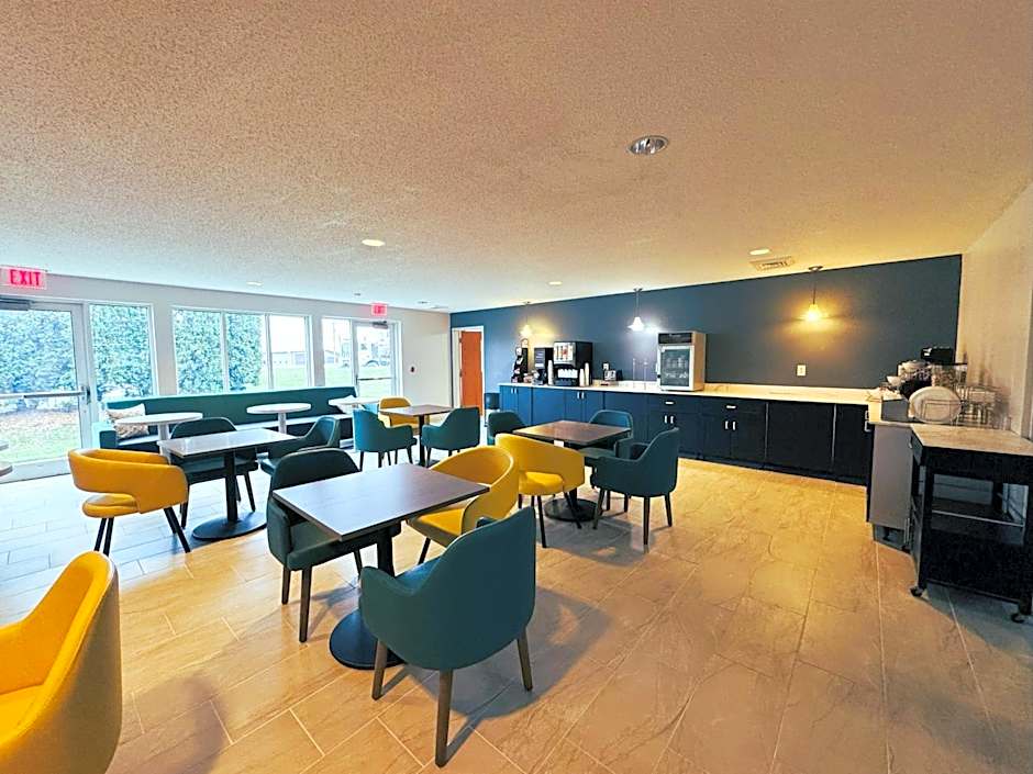 Comfort Inn & Suites Sheboygan I-43