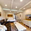 Modern Beachfront Studio: Full Kitchen & A/C