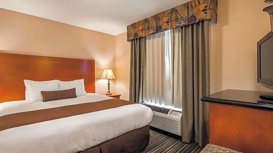 Best Western Plus Twin View Inn & Suites