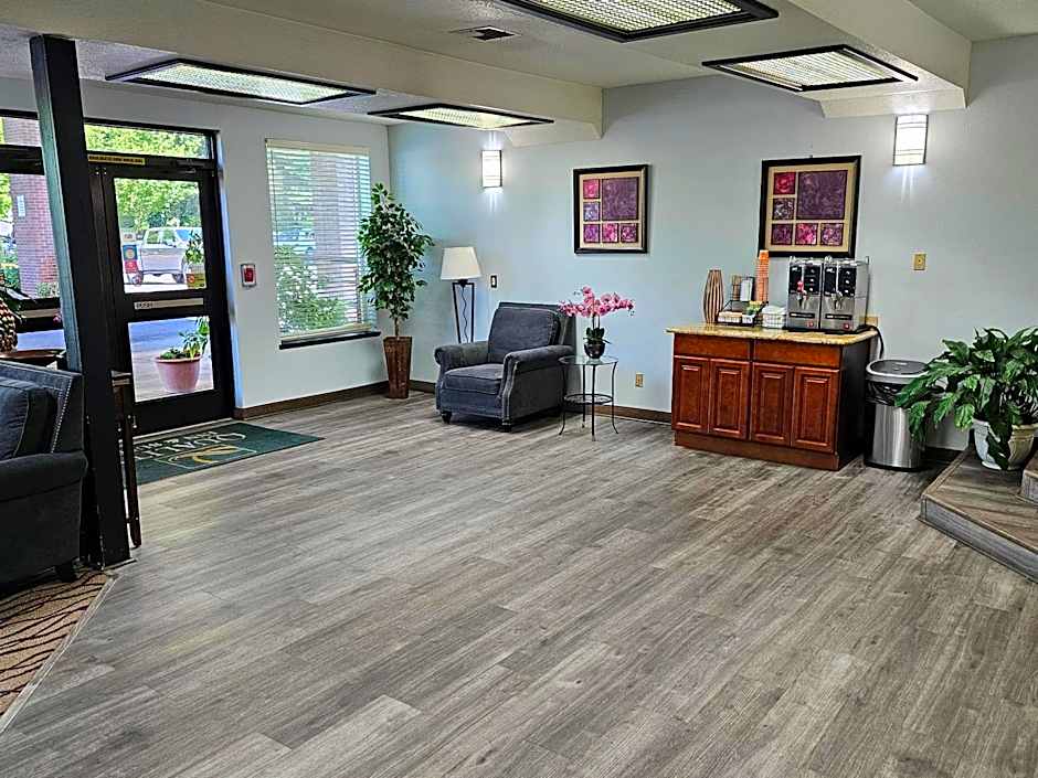 Quality Inn & Suites Vancouver North