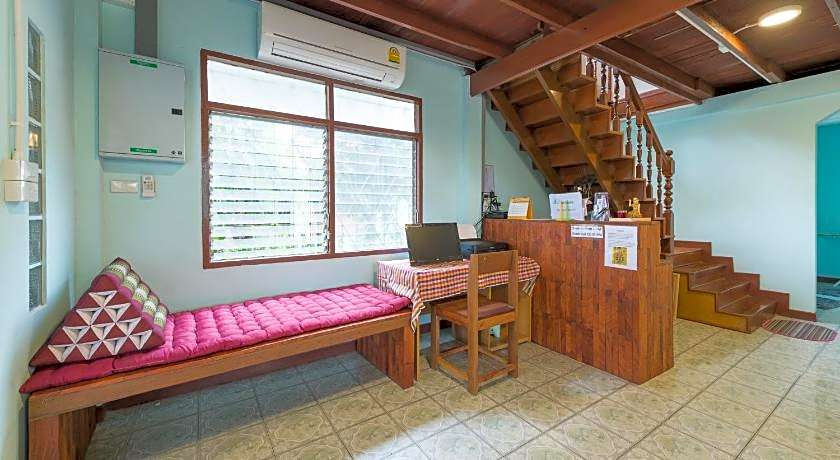 Nang Ta Yon @ Ban Thap Chang Hostel