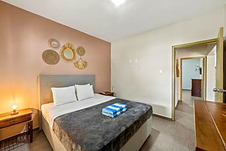 Apartment with Pool View