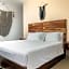 Lagoon Boutique Hotel