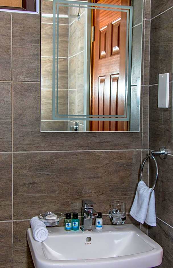 Hotel Comster Mtwapa