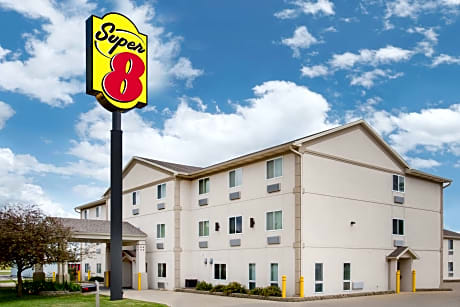 Super 8 by Wyndham El Paso IL