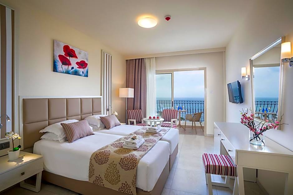 Aquamare Beach Hotel & Spa