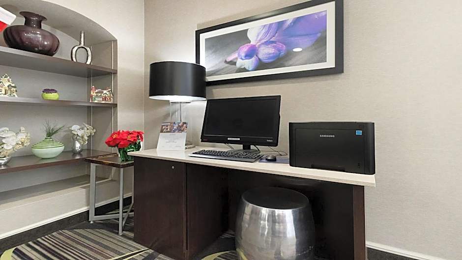 Howard Johnson by Wyndham Sacramento Downtown