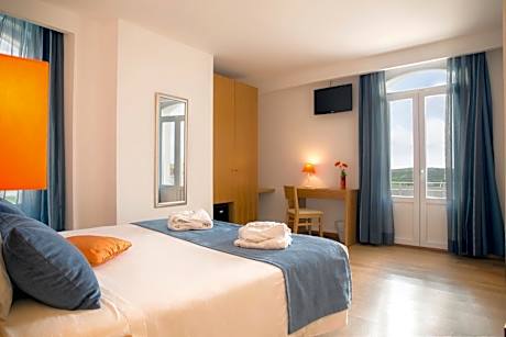 Double or Twin with Balcony or Terrace
