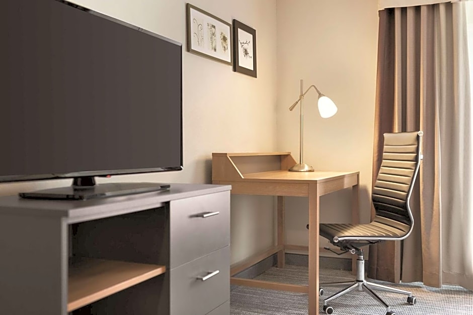 Country Inn & Suites by Radisson, Greensboro, NC