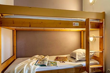 Studio with Sleeping Alcove (4 Adults)
