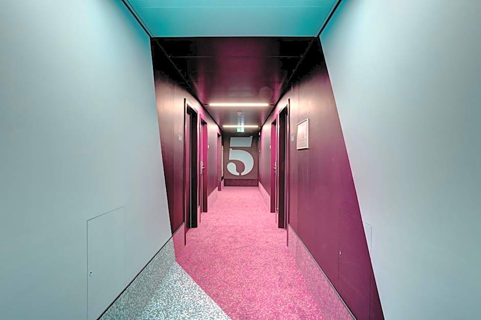 MEININGER Hotel Leipzig Hauptbahnhof