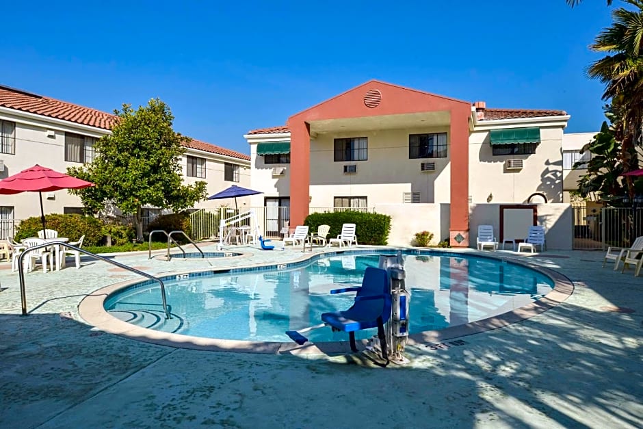 Quality Inn and Suites Walnut – Walnut, CA