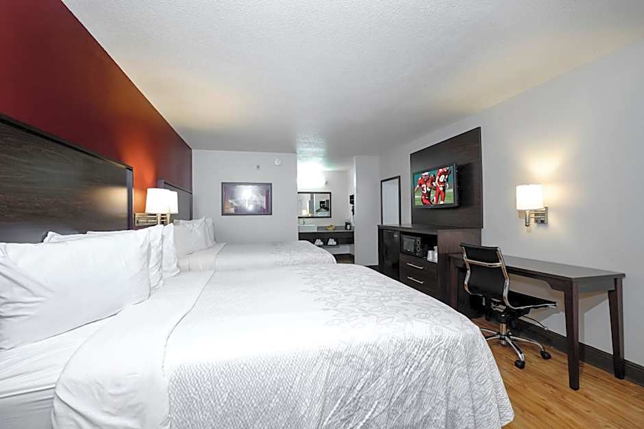 Red Roof PLUS+ Hammond