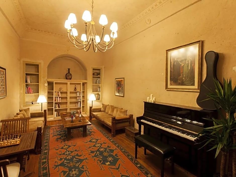 4 Oda Cave Hotel